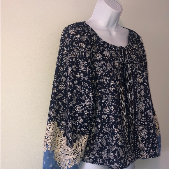 Loft Top - Picture 3 of 6